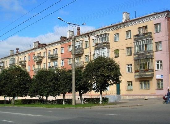 Покинуть аварийный дом, переехав в маневренный фонд, убеждает жильцов администрация Нижнего Новгорода