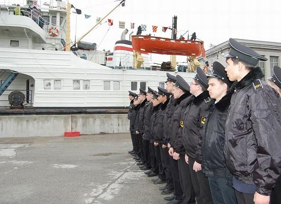 Суд подтвердил обязанность нижегородского речного училища возобновить горячее питание курсантов